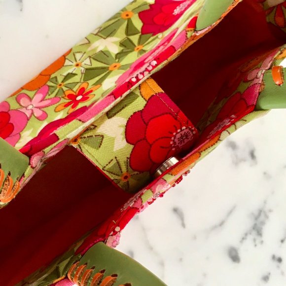 Usindo Small Floral Summer Statement Handbag - Picture 7 of 10